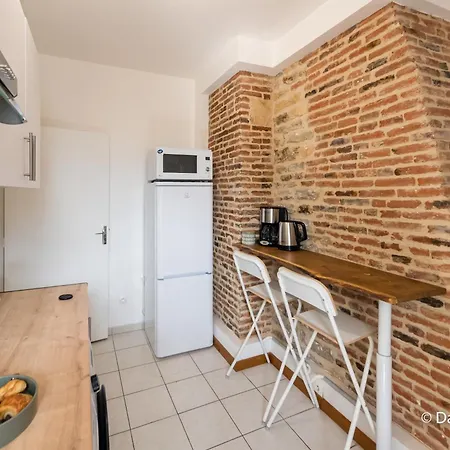 Suites Mana - Te Fiti En Plein Centre De La Place Ducale Avec Vue Sur Les Toits Charleville-Mézières Exterior foto